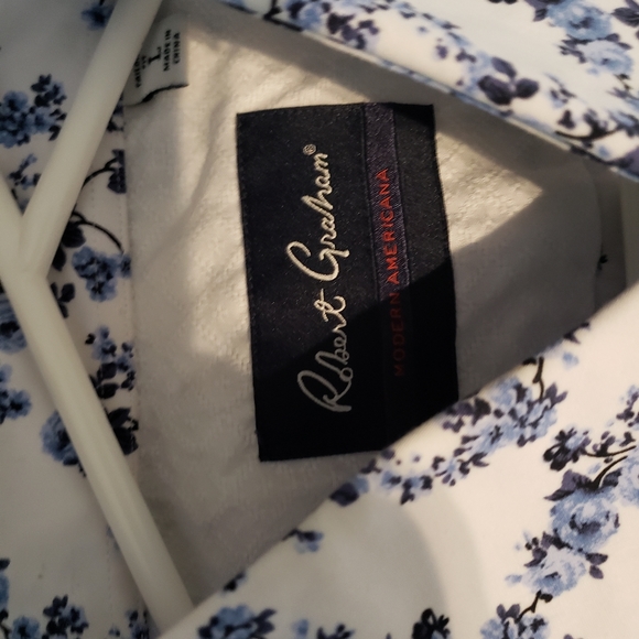 Robert Graham Button up - Picture 2 of 4